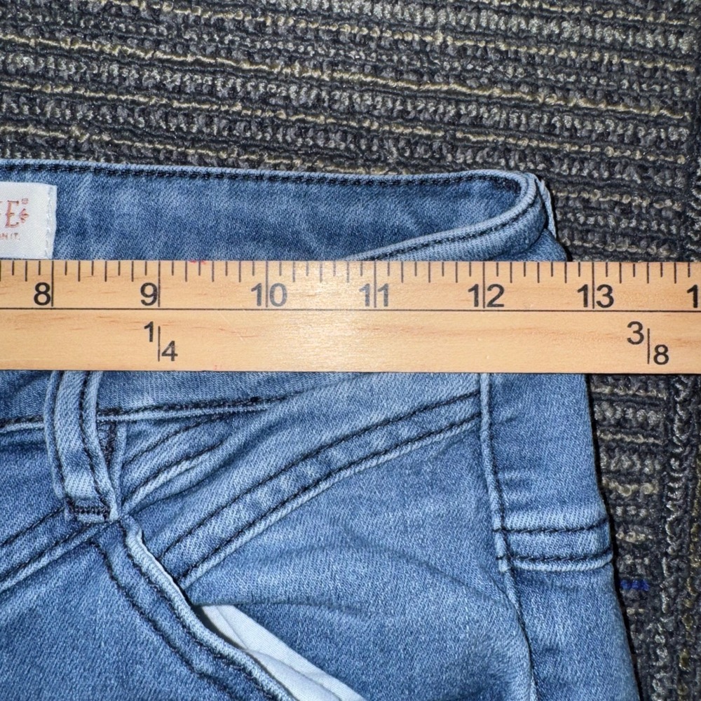 Shyanne Flare Jeans Women 26 Light Blue Excellent Western High Rise Bell Bottom - Picture 6 of 9